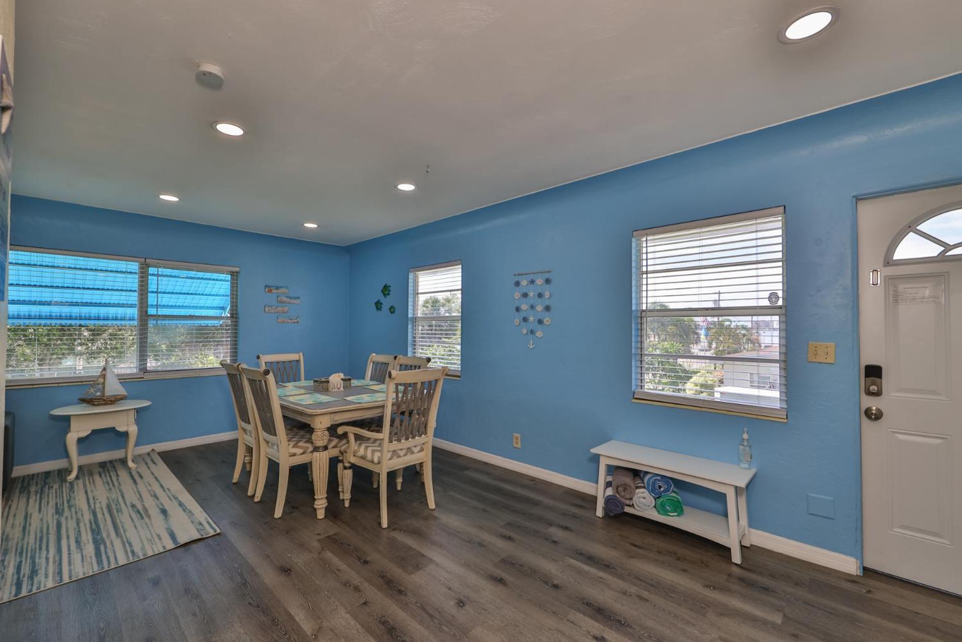 Lovely Vacation Home 1 Block From Beach & Downtown Gulfport St. Petersburg Exterior photo