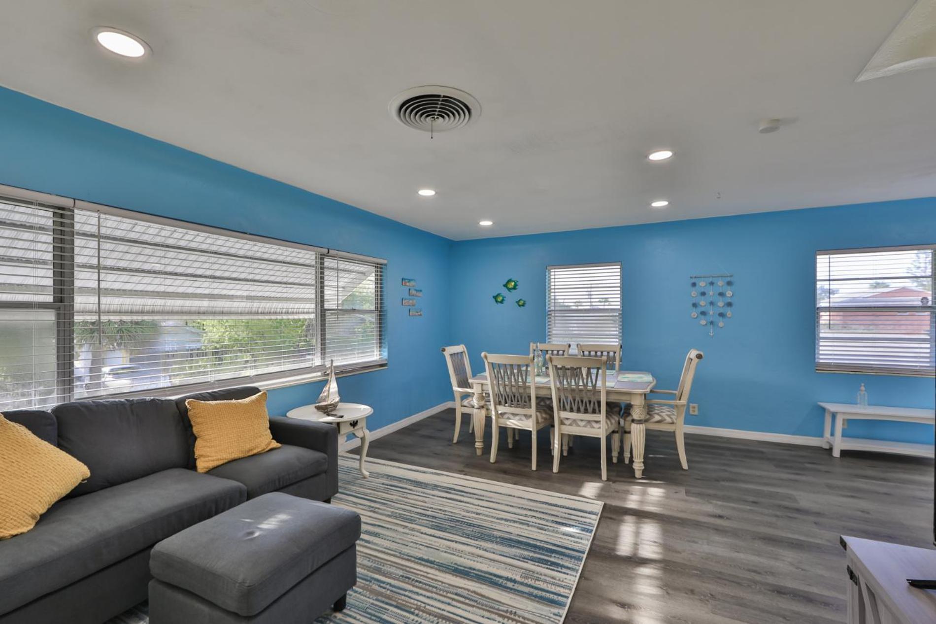 Lovely Vacation Home 1 Block From Beach & Downtown Gulfport St. Petersburg Exterior photo