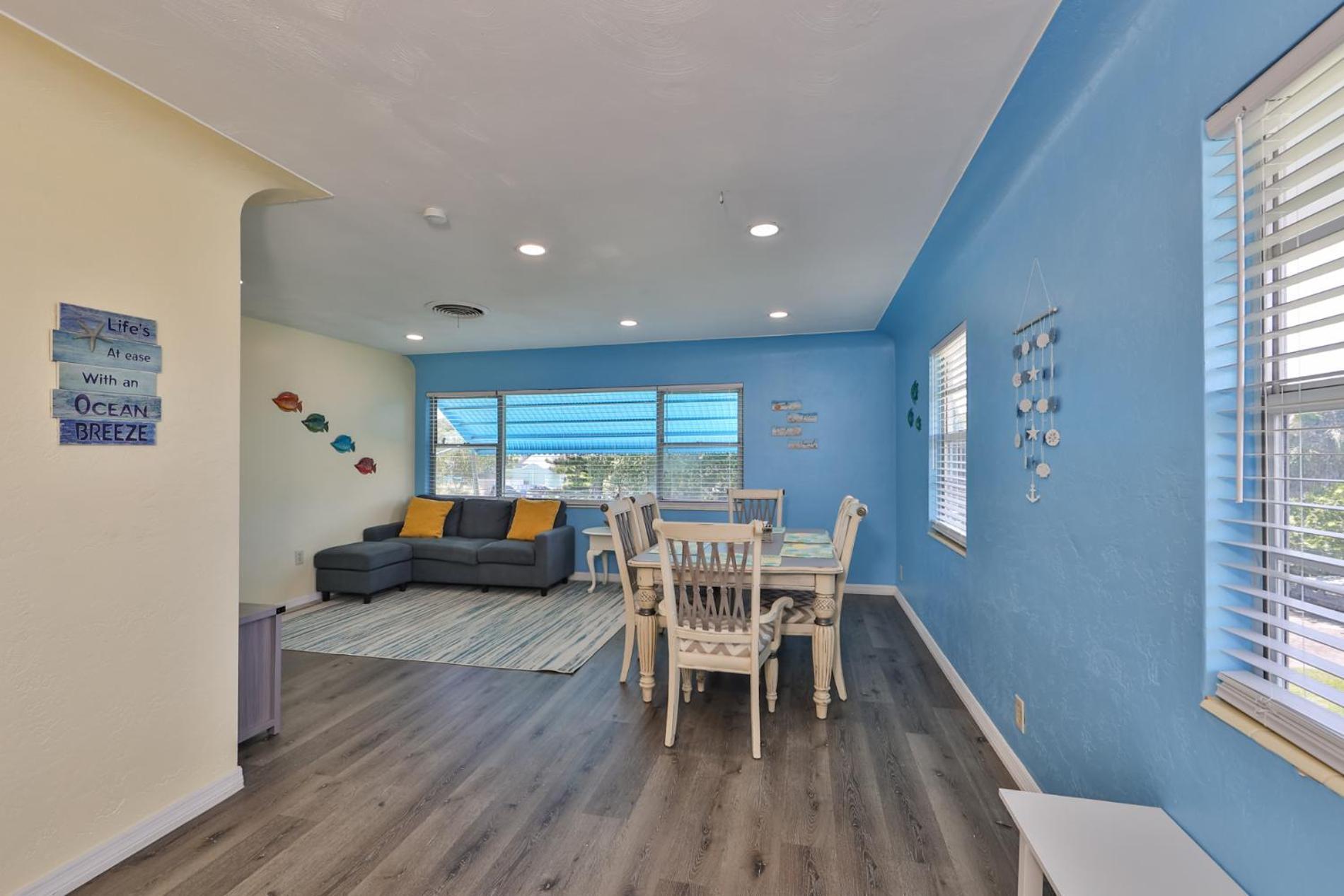 Lovely Vacation Home 1 Block From Beach & Downtown Gulfport St. Petersburg Exterior photo