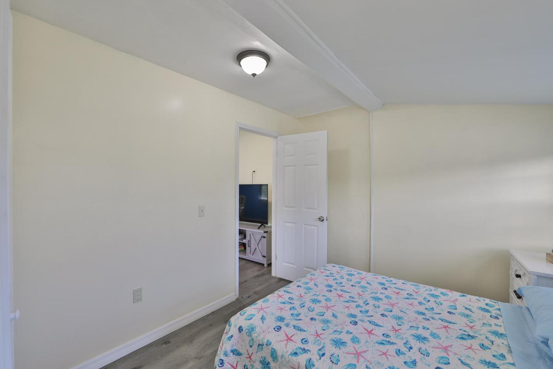 Lovely Vacation Home 1 Block From Beach & Downtown Gulfport St. Petersburg Exterior photo